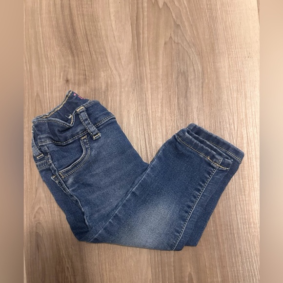 EUC‼️ Two Pack‼️ The Children’s Place Denim Jeans 12-18 Months - Picture 5 of 6